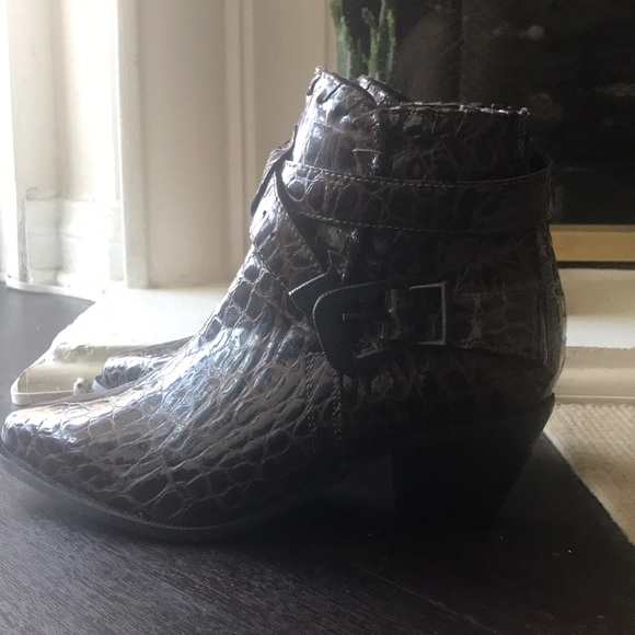 Dingo Patent Leather Crocodile Ankle Boots 6.5M - Picture 2 of 7